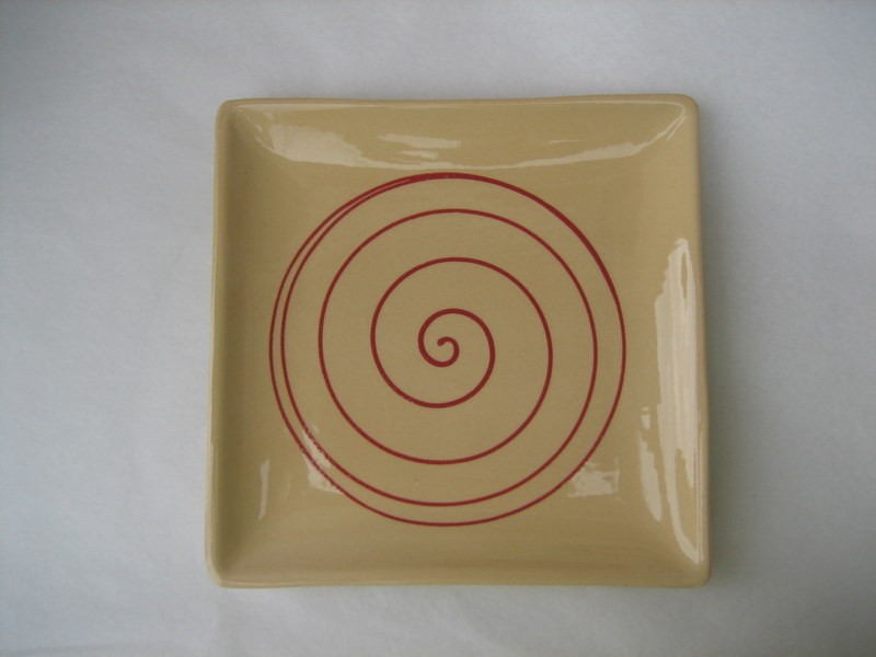 Grande assiette carr�e cr�me cercl�