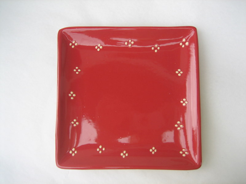 Flate plate red with cream points