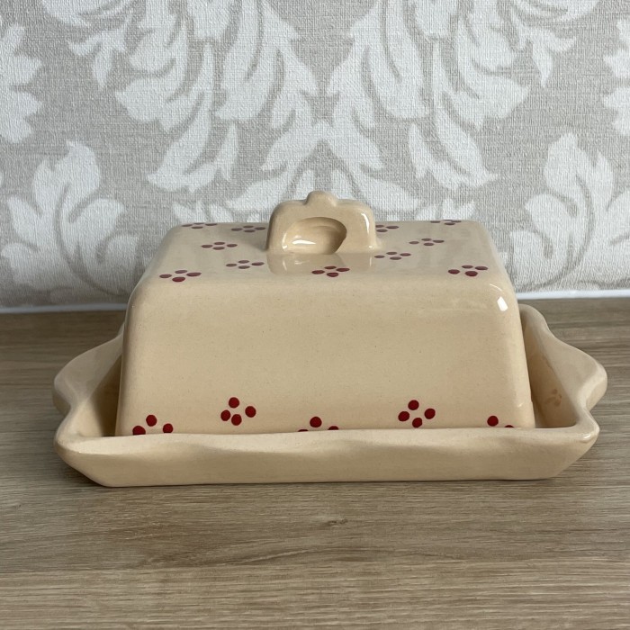 Beurrier crème rouge points
