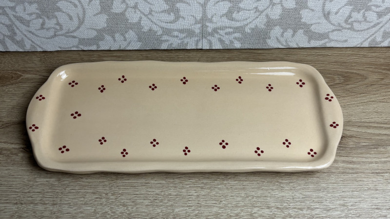 Plat à cake crème point rouge